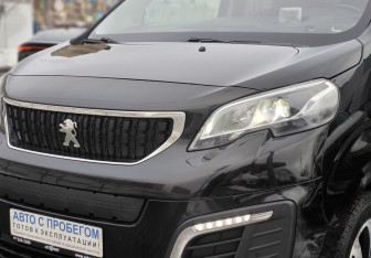 Подержанный автомобиль Peugeot Traveller 2018 года (7 фото)