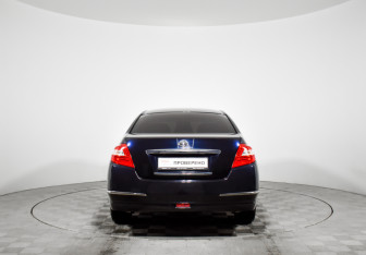 Подержанный автомобиль Nissan Teana 2009 года (6 фото)