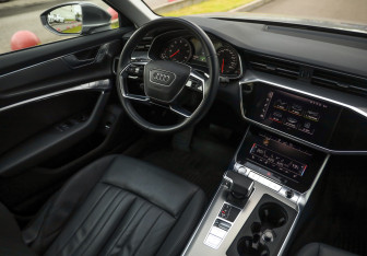 Подержанный автомобиль Audi A6 Sedan 2019 года (10 фото)