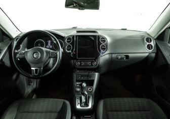 Подержанный автомобиль Volkswagen Tiguan 2012 года (13 фото)
