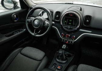 Подержанный автомобиль MINI Countryman 2018 года (10 фото)