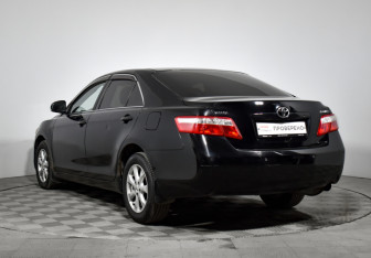 Подержанный автомобиль Toyota Camry Sedan 2009 года (7 фото)