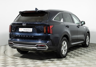 Подержанный автомобиль Kia Sorento 2021 года (5 фото)