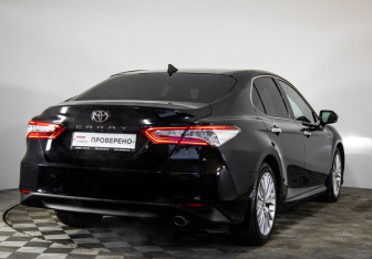 Подержанный автомобиль Toyota Camry Sedan 2018 года (5 фото)