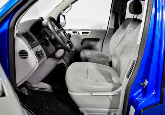 Подержанный автомобиль Volkswagen Multivan 2004 года (10 фото)