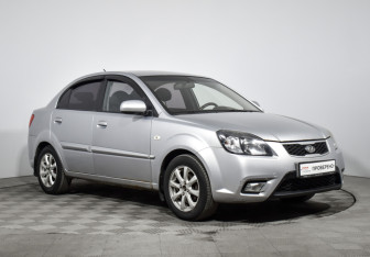 Подержанный автомобиль Kia Rio Sedan 2010 года (3 фото)