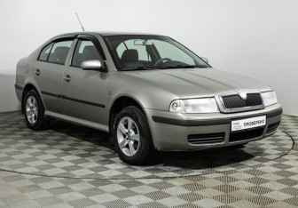 Подержанный автомобиль Skoda Octavia Liftback 2008 года (3 фото)