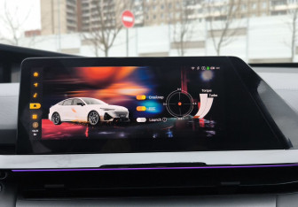 Подержанный автомобиль Changan UNI-V 2023 года (13 фото)