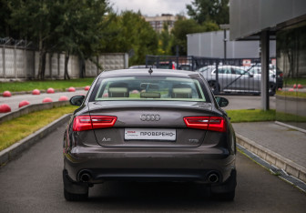 Подержанный автомобиль Audi A6 Sedan 2012 года (7 фото)