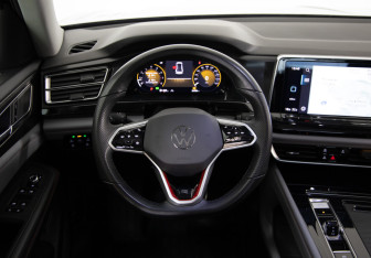 Подержанный автомобиль Volkswagen Teramont 2023 года (10 фото)