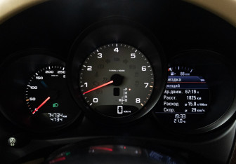 Подержанный автомобиль Porsche Macan 2014 года (12 фото)