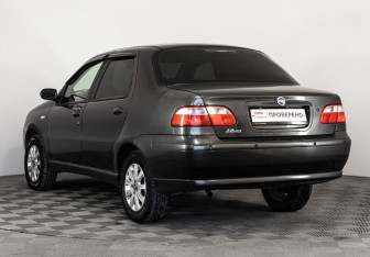 Подержанный автомобиль Fiat Albea 2008 года (7 фото)