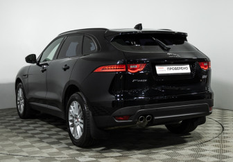 Подержанный автомобиль Jaguar F-Pace 2018 года (7 фото)