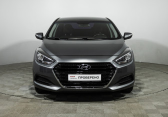 Подержанный автомобиль Hyundai i40 Sedan 2015 года (2 фото)