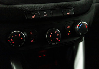 Подержанный автомобиль Kia Ceed Hatchback 2012 года (15 фото)