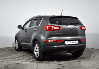 Подержанный автомобиль Kia Sportage 2012 года (7 фото)