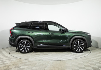 Подержанный автомобиль Geely Atlas 2023 года (4 фото)