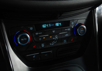 Подержанный автомобиль Ford Kuga 2017 года (13 фото)