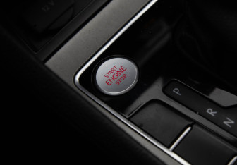 Подержанный автомобиль Volkswagen Passat Sedan 2020 года (13 фото)