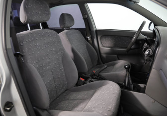 Подержанный автомобиль Kia Spectra Sedan 2009 года (9 фото)