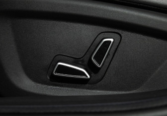 Подержанный автомобиль Changan UNI-V 2023 года (15 фото)