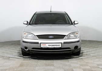 Подержанный автомобиль Ford Mondeo Liftback 2002 года (2 фото)