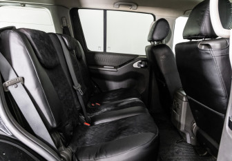Подержанный автомобиль Nissan Pathfinder 2012 года (18 фото)