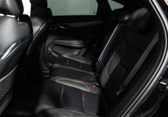 Подержанный автомобиль Geely Tugella 2023 года (10 фото)