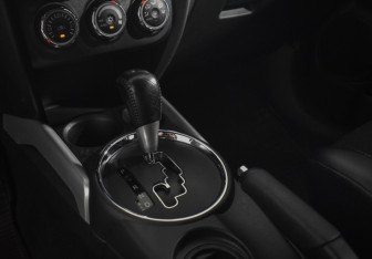 Подержанный автомобиль Citroen C4 Aircross 2012 года (16 фото)