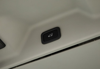 Подержанный автомобиль Land Rover Range Rover 2017 года (20 фото)