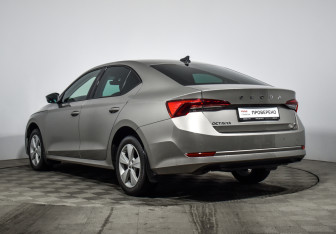 Подержанный автомобиль Skoda Octavia Liftback 2020 года (7 фото)