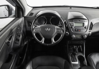 Подержанный автомобиль Hyundai Tucson 2014 года (11 фото)