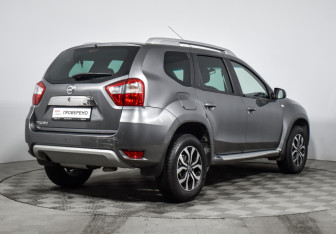 Подержанный автомобиль Nissan Terrano 2015 года (5 фото)
