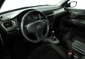 Подержанный автомобиль Citroen C-Elysee 2013 года (11 фото)