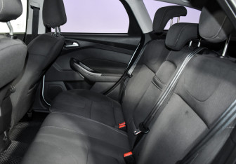 Подержанный автомобиль Ford Focus Wagon 2013 года (12 фото)