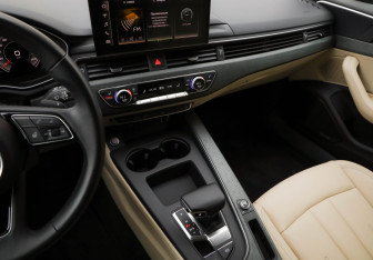 Подержанный автомобиль Audi A5 Liftback 2022 года (23 фото)