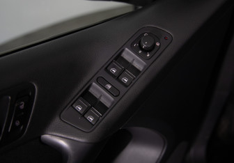 Подержанный автомобиль Volkswagen Tiguan 2011 года (21 фото)