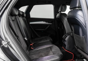 Подержанный автомобиль Audi Q5 2017 года (26 фото)