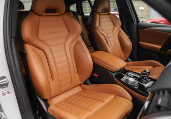 Подержанный автомобиль BMW X4 2020 года (31 фото)