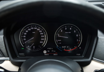 Подержанный автомобиль BMW X1 2021 года (15 фото)