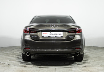 Подержанный автомобиль Mazda 6 Sedan 2020 года (6 фото)