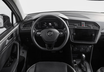 Подержанный автомобиль Volkswagen Tiguan 2020 года (11 фото)