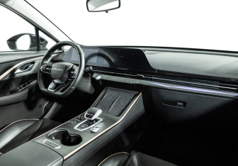 Подержанный автомобиль Omoda C5 2024 года (9 фото)