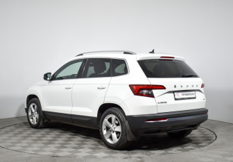 Подержанный автомобиль Skoda Karoq 2021 года (7 фото)