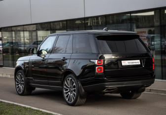 Подержанный автомобиль Land Rover Range Rover 2019 года (8 фото)