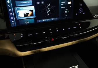 Подержанный автомобиль Changan UNI-K 2023 года (22 фото)