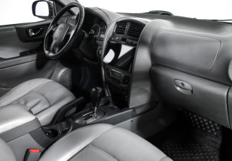 Подержанный автомобиль Hyundai Santa Fe 2010 года (14 фото)