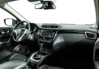 Подержанный автомобиль Nissan Qashqai 2016 года (9 фото)