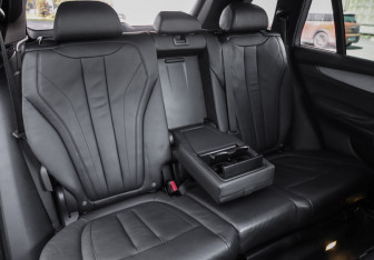 Подержанный автомобиль BMW X5 2016 года (34 фото)