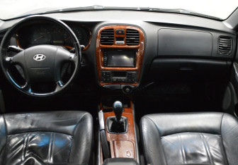 Подержанный автомобиль Hyundai Sonata 2006 года (13 фото)